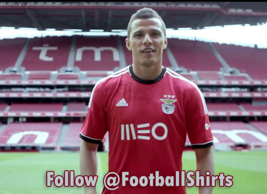 http://www.football-shirts.co.uk/fans/wp-content/uploads/2013/07/benfica.jpg